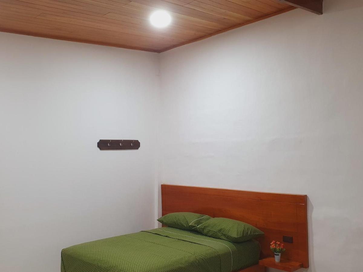 Suite Amoblada En Santa Cruz Puerto Ayora  Buitenkant foto