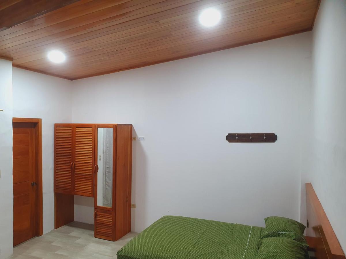 Suite Amoblada En Santa Cruz Puerto Ayora  Buitenkant foto